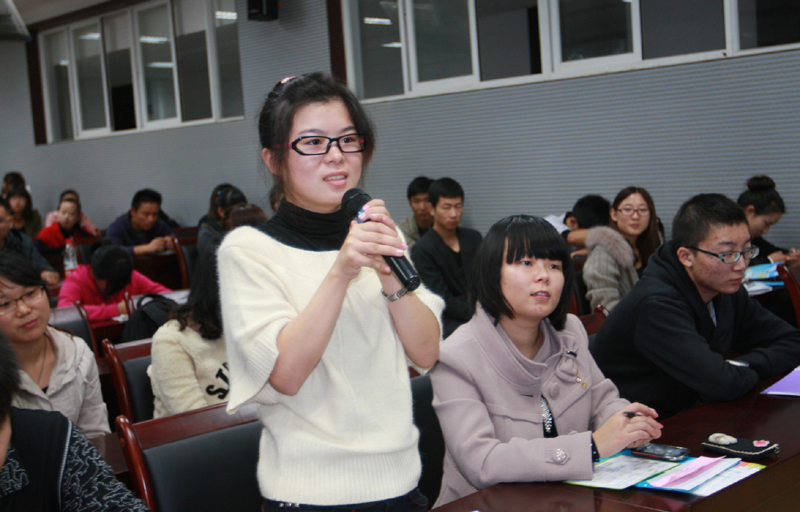 江苏省2011年自考毕业生专场招聘会在宁举行5